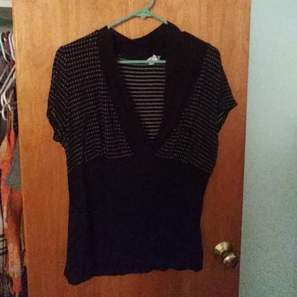 Black top - Picture 2 of 2